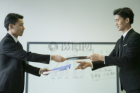 2025年如何選擇更好的船級社認證咨詢公司？